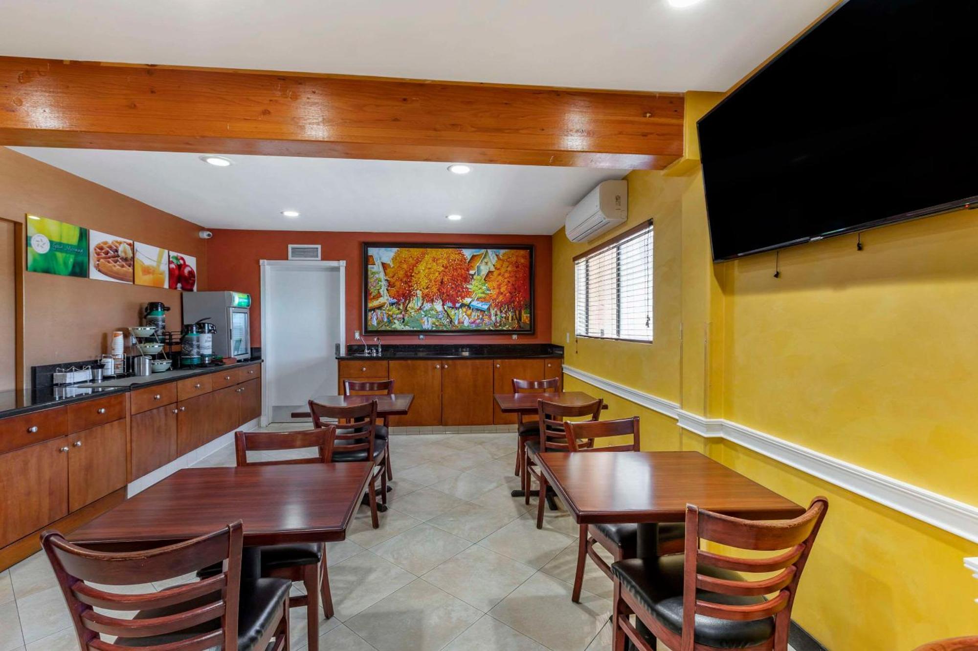 Quality Inn & Suites Westminster Seal Beach Εξωτερικό φωτογραφία