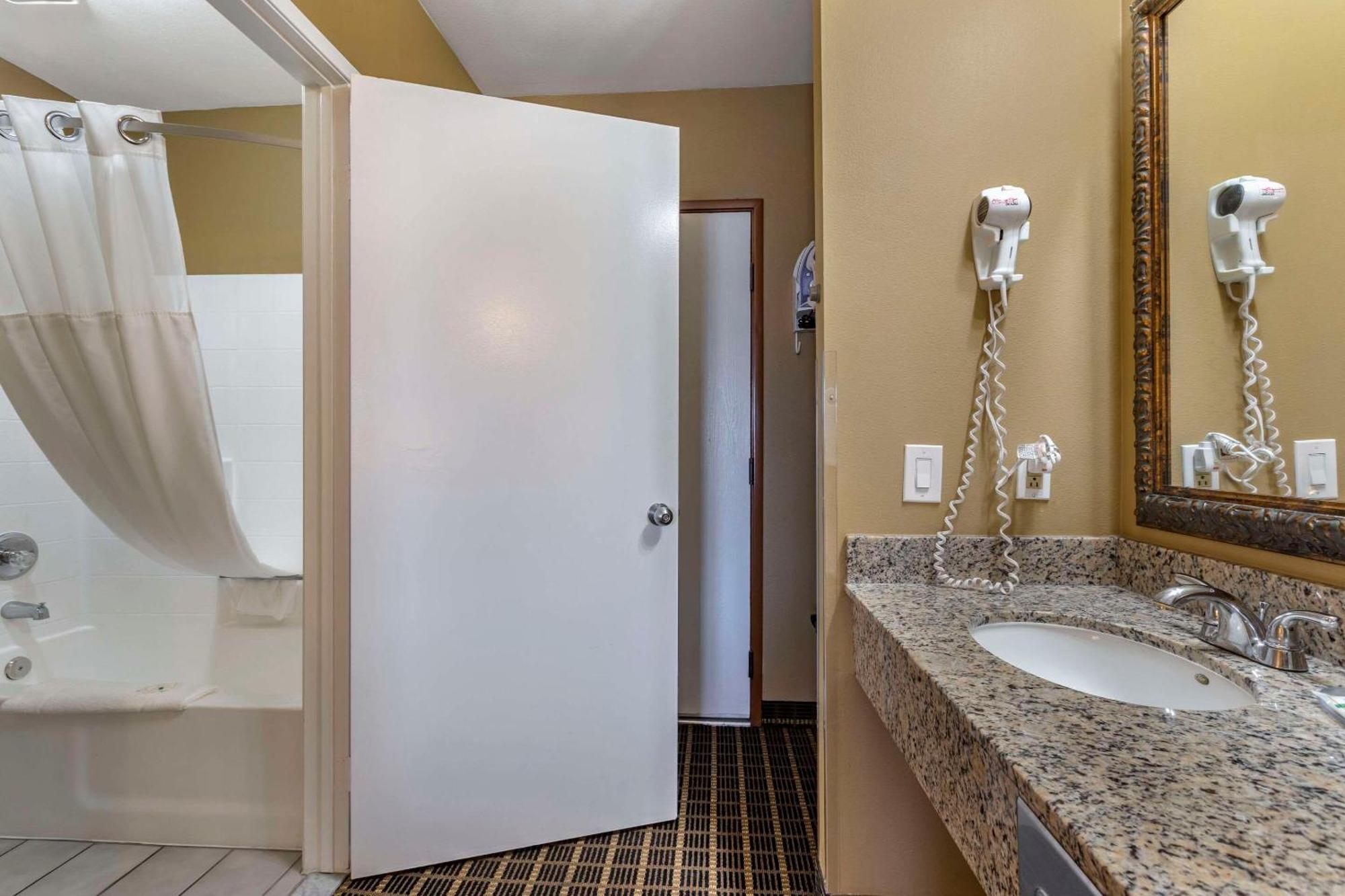 Quality Inn & Suites Westminster Seal Beach Εξωτερικό φωτογραφία