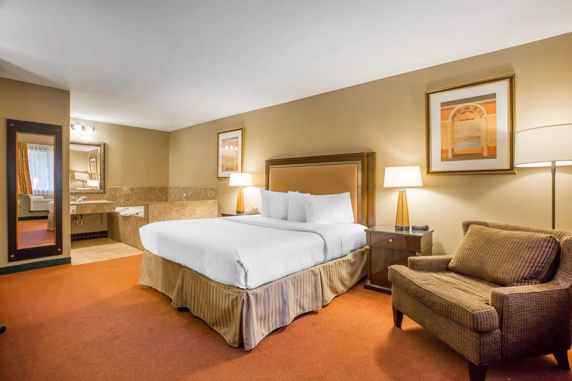 Quality Inn & Suites Westminster Seal Beach Εξωτερικό φωτογραφία